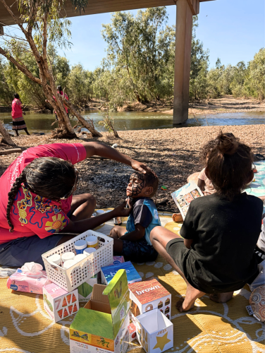 Face-painting on the McArthur River